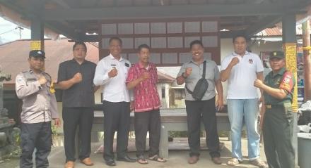 PPS Desa Gobleg pasang Pengumuman Daftar Pemilih Sementara